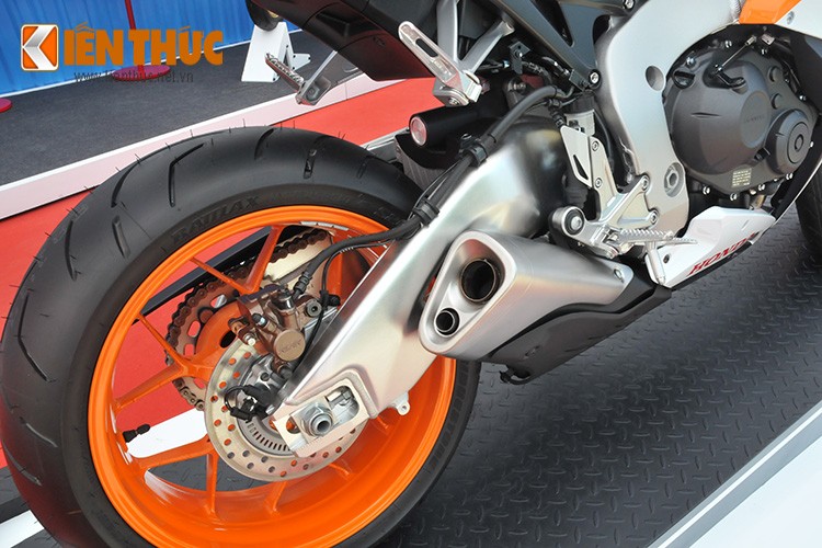 Sieu moto Honda CBR1000RR Repsol 2015 chinh hang tai VN-Hinh-15